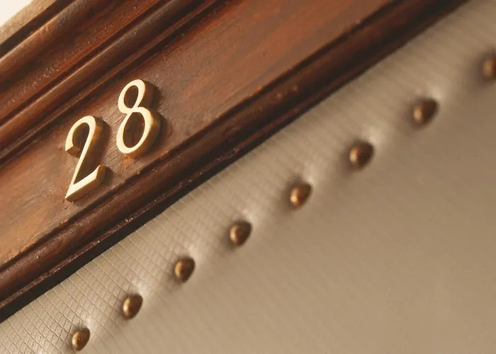 Excelsior & Kurhaus 3* באד גסטיין